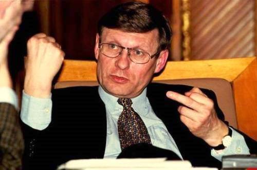 Leszek Balcerowicz Altmeister des zügellosen Wirtschaftsliberalismus, ohne jegliche soziale Verpflichtungen, selbstsüchtig nacheifern.