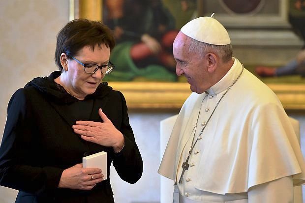 Der Fototermin-Katholizismus von Ministerpräsidentin Ewa Kopacz entfacht verständlicherweise keine antikerikale Hysterie. 