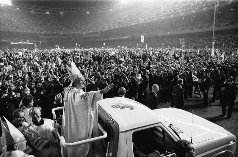 Kobiety papieża. JP II w USA 1979 fot.